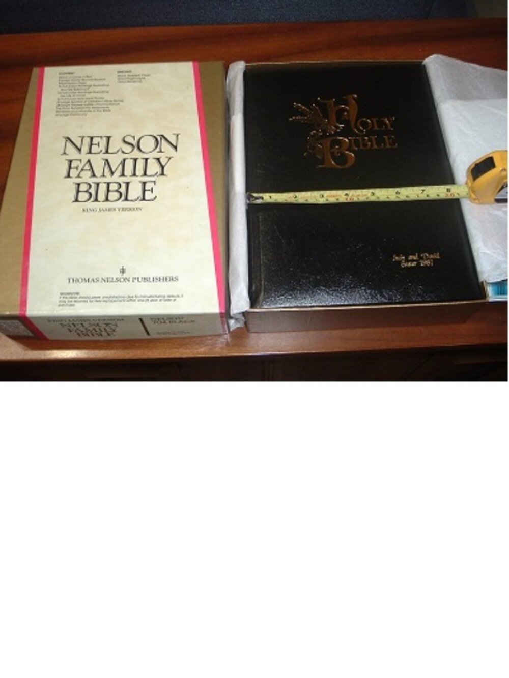 Vintage 1978 Holy Bible Large Nelson Family Bible KJV Old & New Test+++